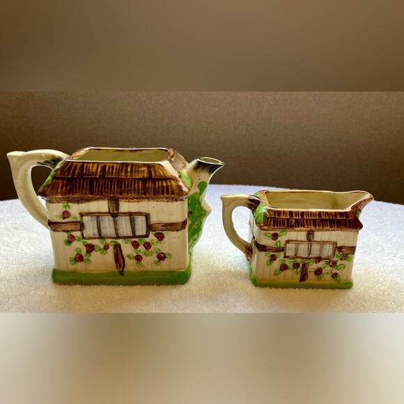 1950s Majolica Japan cottageware teapot and creamer dish - Picture 2 of 15